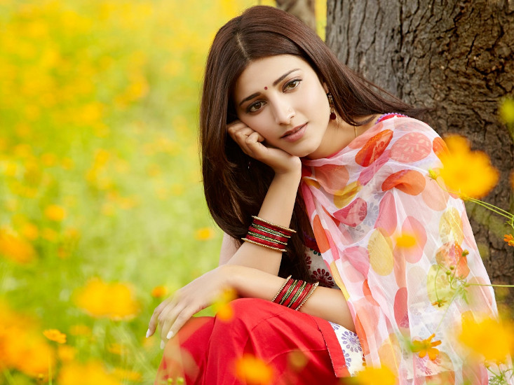 Shruti Haasan profile pictures