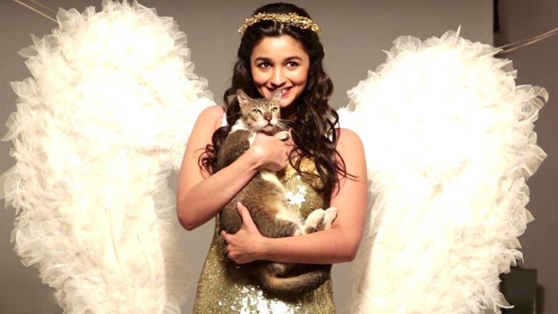Alia Bhatt Awesome Pics with Crown